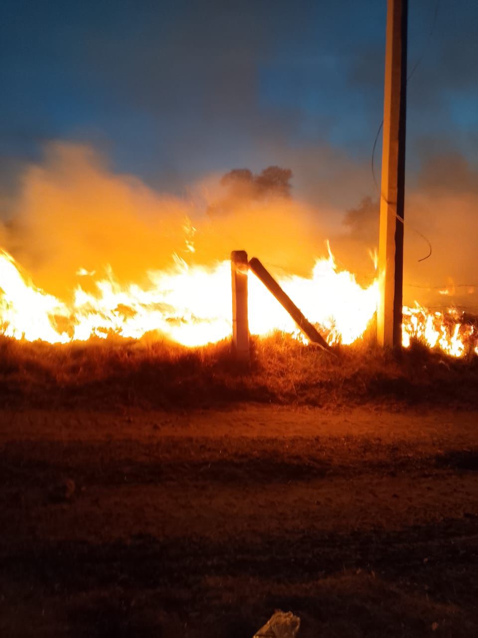 SE ATIENDE Y CONTROLA INCENDIO DE PASTIZAL EN SAN FRANCISCO YANCUITLALPAN