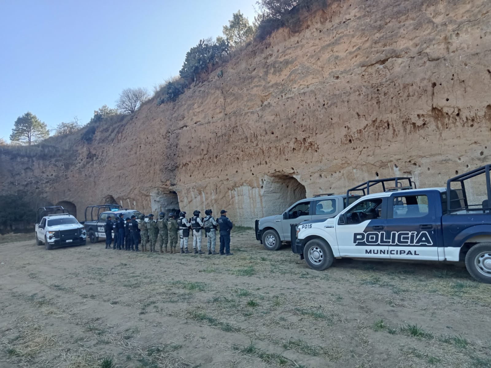 CAEN OCHO VEHÍCULOS ROBADOS EN LAS “MINAS ENCANTADAS”: OPERATIVO DEL MANDO ÚNICO DESMANTELA PRESUNTO PUNTO DE RESGUARDO CRIMINAL