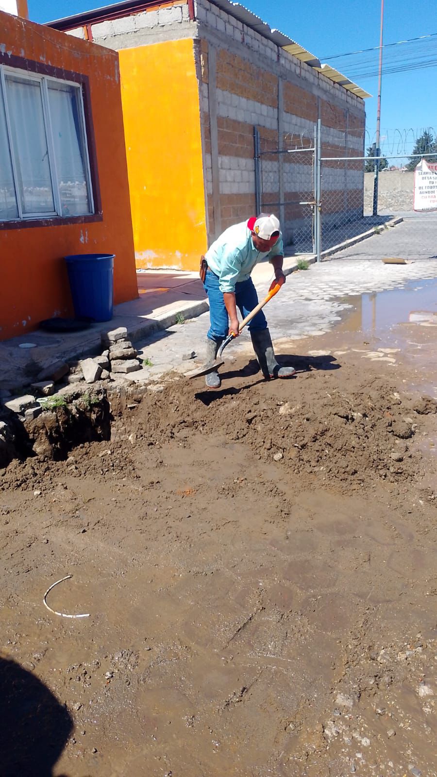 CAPAMH ATIENDE FUGAS Y REALIZA TRABAJOS DE MANTENIMIENTO EN DISTINTOS PUNTOS DE HUAMANTLA