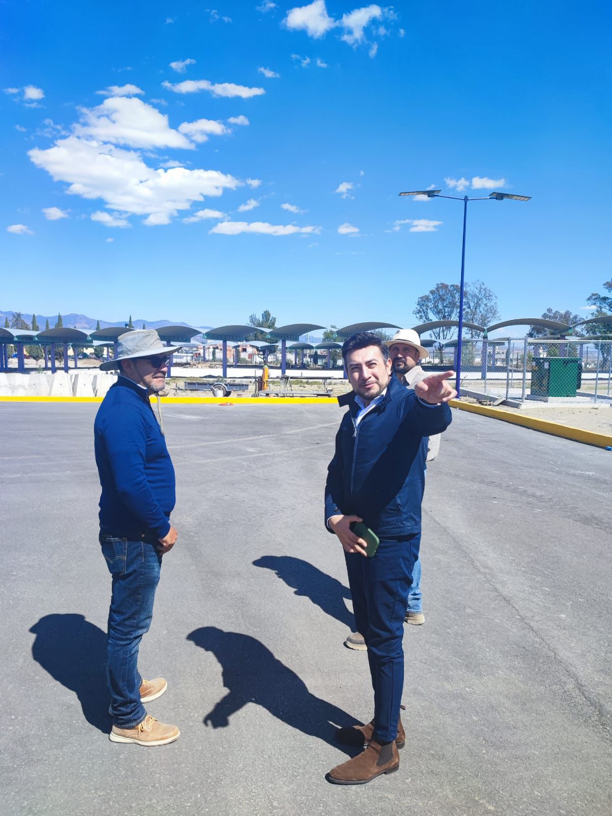 SALVADOR SANTOS SUPERVISA AVANCES DE LA CENTRAL DE ABASTOS DE HUAMANTLA, PRÓXIMA A INAUGURARSE