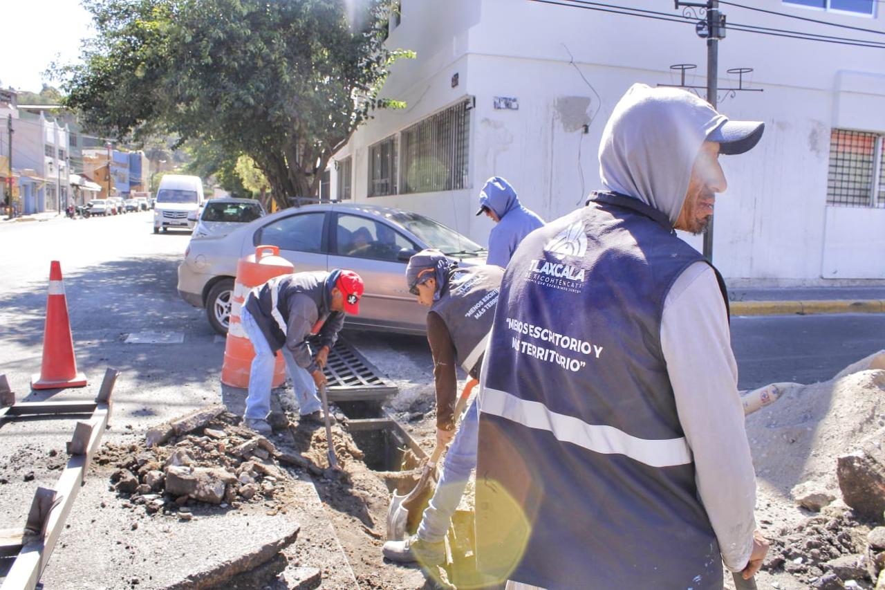 AYUNTAMIENTO DE TLAXCALA ATIENDE PUNTO ESTRATÉGICO Y REFUERZA SEGURIDAD VIAL EN ZONA DEL CENTRO