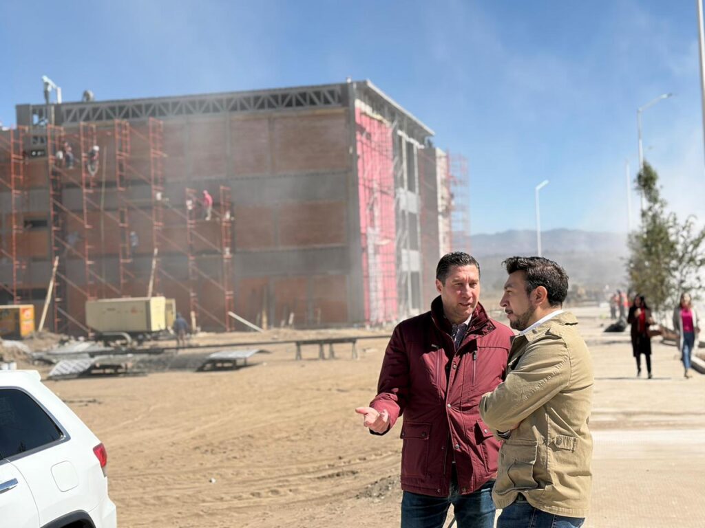 SUPERVISA SALVADOR SANTOS CEDILLO OBRAS ESTRATÉGICAS QUE IMPULSAN EL DESARROLLO DE HUAMANTLA