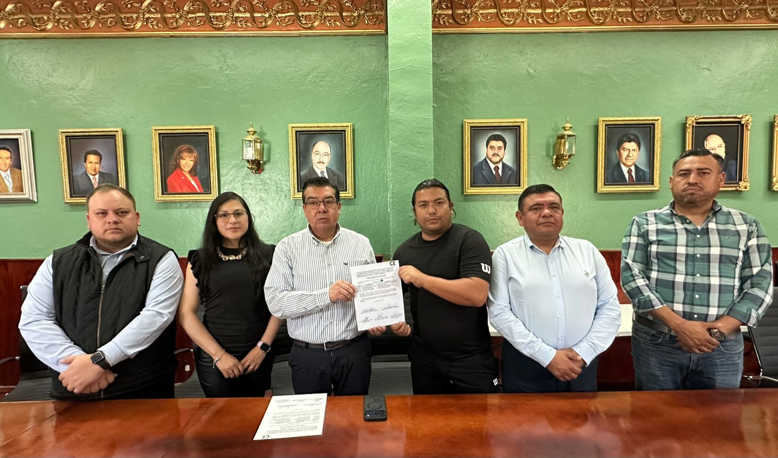 COMISIÓN ELECTORAL DEL AYUNTAMIENTO DE TLAXCALA ENTREGA CONSTANCIAS DE REGISTRO A PLANILLAS QUE COMPETIRÁN POR LA CAPAO