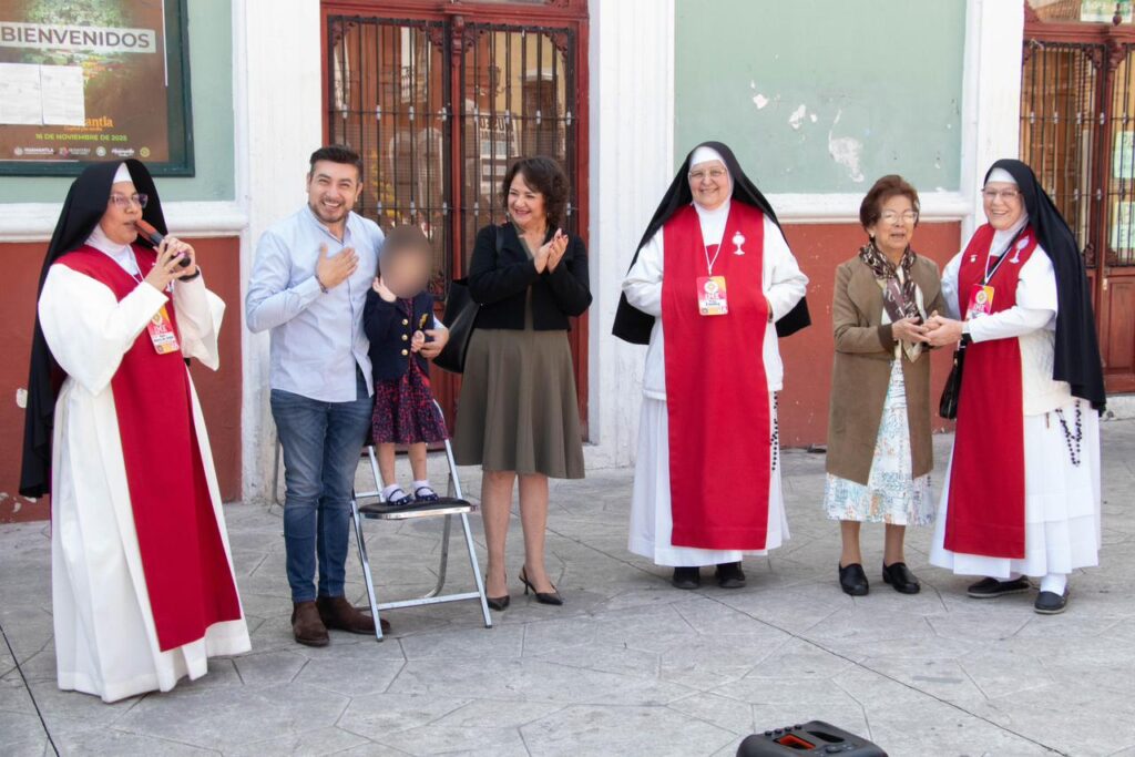 COMPARTE GOBIERNO DE HUAMANTLA RIQUEZA CULTURAL Y RELIGIOSA CON MADRES ADORATRICES PERPETUAS