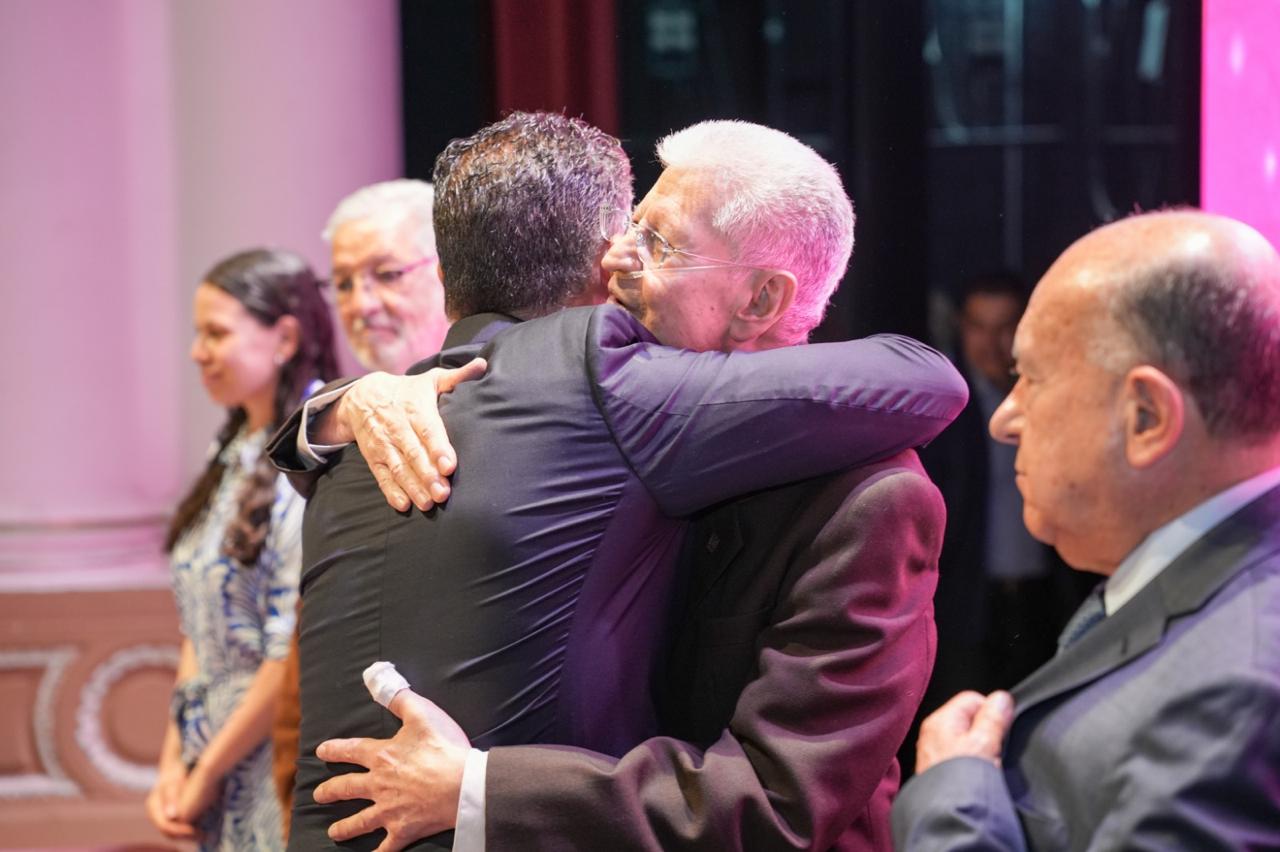 LIBRO SOBRE SÁNCHEZ ANAYA REPRESENTA UNA HISTORIA DE APRENDIZAJE, DE EJEMPLO Y DE VALORES QUE SE TRANSMITEN ENTRE GENERACIONES: ALFONSO SÁNCHEZ GARCÍA