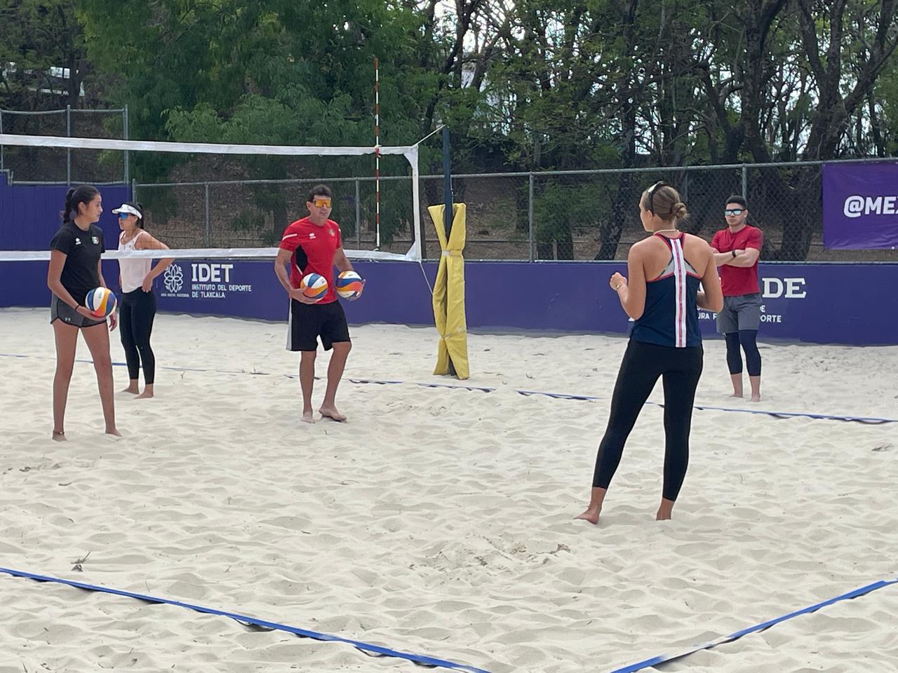 DUPLAS MEXICANAS SE PREPARAN EN TLAXCALA PARA EL TOUR MUNDIAL DE VOLEIBOL DE PLAYA