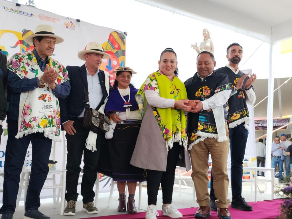 HUAMANTLA RECIBE ESTAFETA RUMBO A 2027 EN ENCUENTRO INTERNACIONAL DE SABERES CULTURALES
