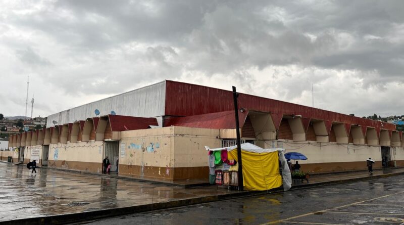REMODELACIÓN DEL MERCADO EMILIO SÁNCHEZ PIEDRAS SIGUE EN PAUSA; PODRÍA ARRANCAR HASTA 2027