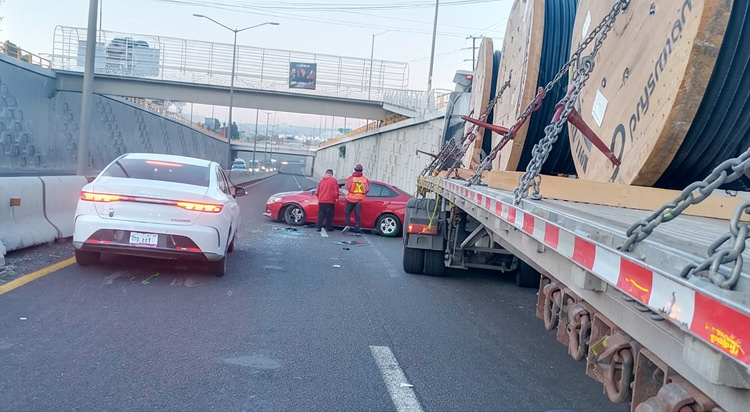 ACCIDENTE GENERA FUERTE CARGA VEHICULAR EN LA APIZACO–TLAXCALA