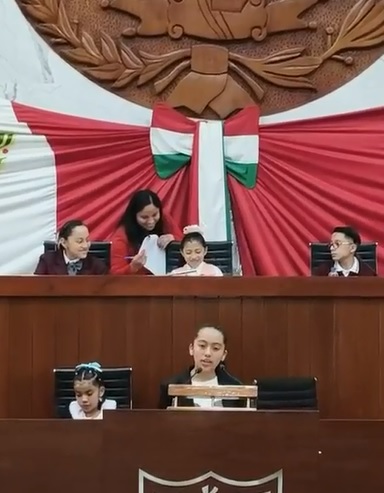 DESTACA PARTICIPACIÓN DE FRIDA VICTORIA FLORES RODRÍGUEZ EN CONGRESO; PONE EN ALTO EL NOMBRE DE HUAMANTLA