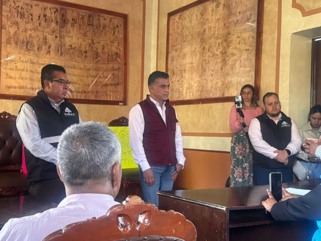 A PESAR DE SER UN COMITÉ DE AGUA AUTÓNOMO PROTESTAN HABITANTES DE ACUITLAPILCO EN EL AYUNTAMIENTO POR DESABASTO