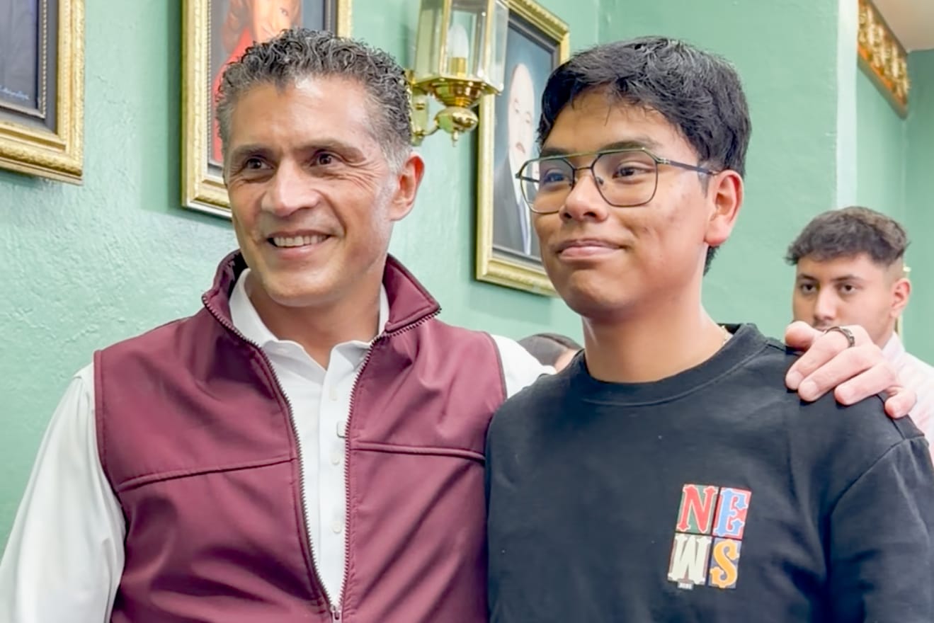 PUERTAS ABIERTAS A LA JUVENTUD: ALFONSO SÁNCHEZ DIALOGA CON ESTUDIANTES DE LA UATX EN EL AYUNTAMIENTO