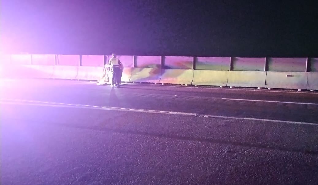 Autoridades atienden hecho vial con persona sin vida