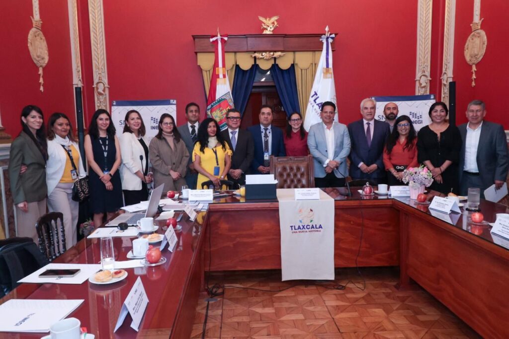 TOMAN PROTESTA NUEVOS INTEGRANTES DEL COMITÉ ESTATAL DE INFORMACIÓN ESTADÍSTICA Y GEOGRÁFICA DE TLAXCALA.