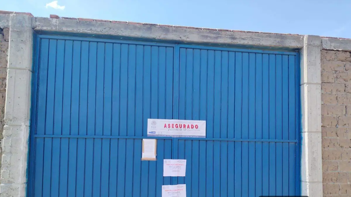 ASEGURAN TRES VEHÍCULOS ROBADOS TRAS CATEO EN APIZACO