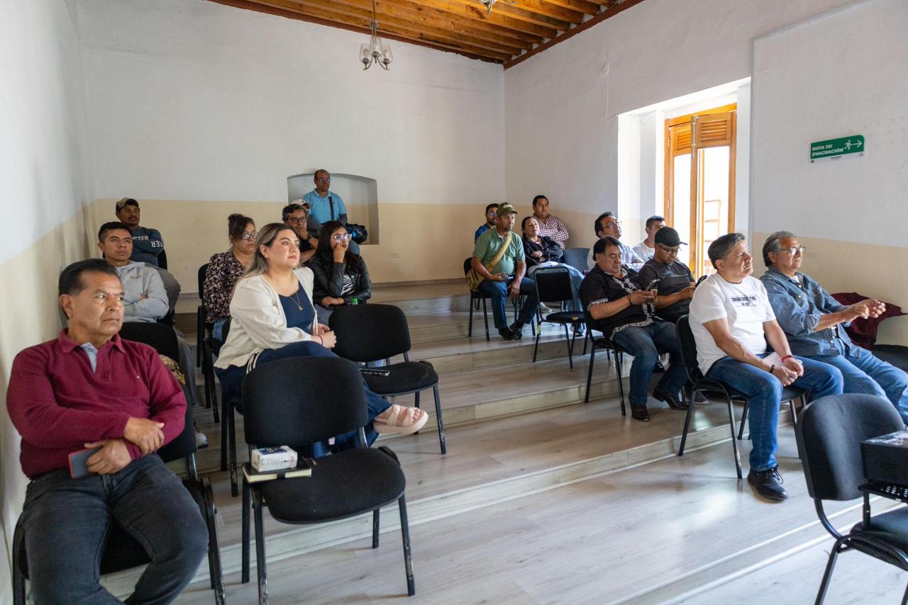 CAPACITAN EN HUAMANTLA SOBRE LEVANTAMIENTO DE REDES DE AGUA POTABLE Y ALCANTARILLADO