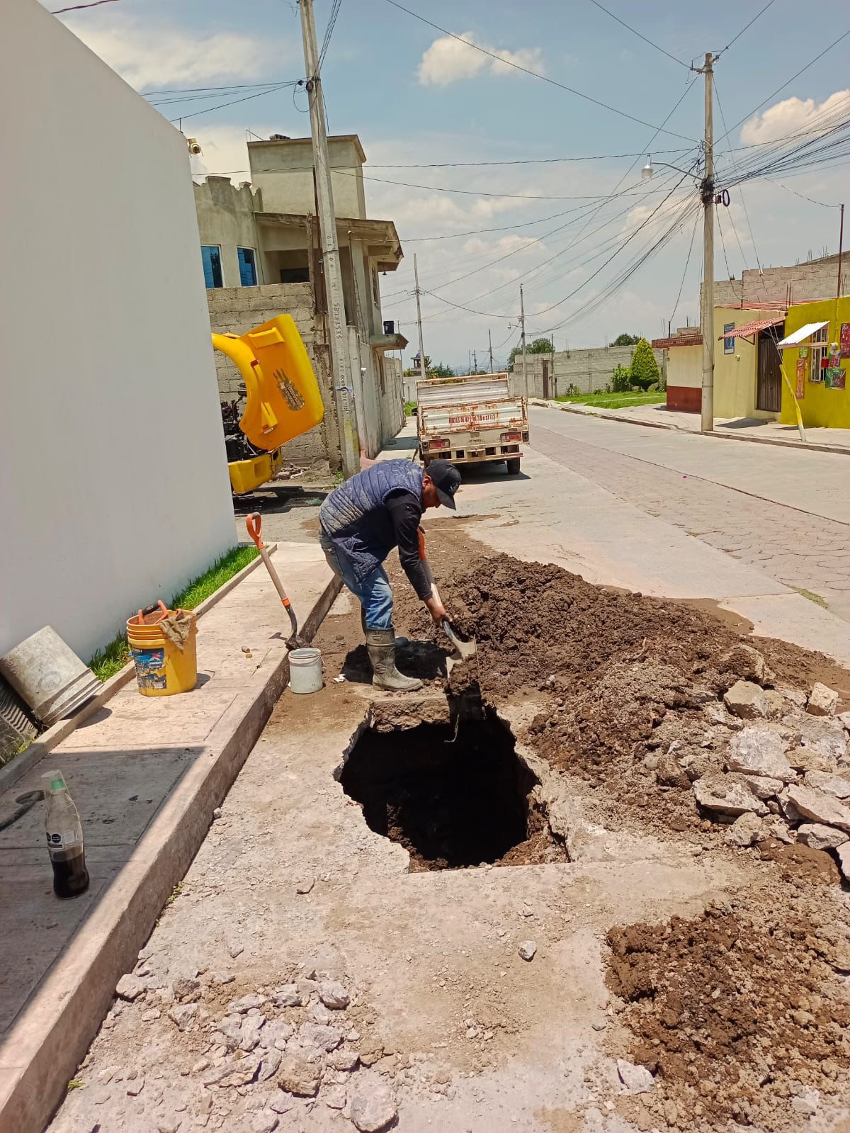 CAPAMH continúa realizando trabajos de atención y mantenimiento en distintos puntos del municipio.