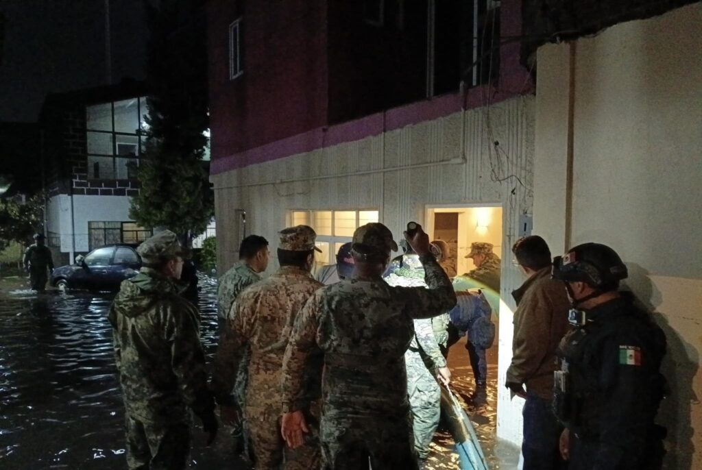 CORPORACIONES DE EMERGENCIA ATIENDEN INUNDACIONES Y RESCATAN PERSONAS ATRAPADAS POR LLUVIAS EN APIZACO