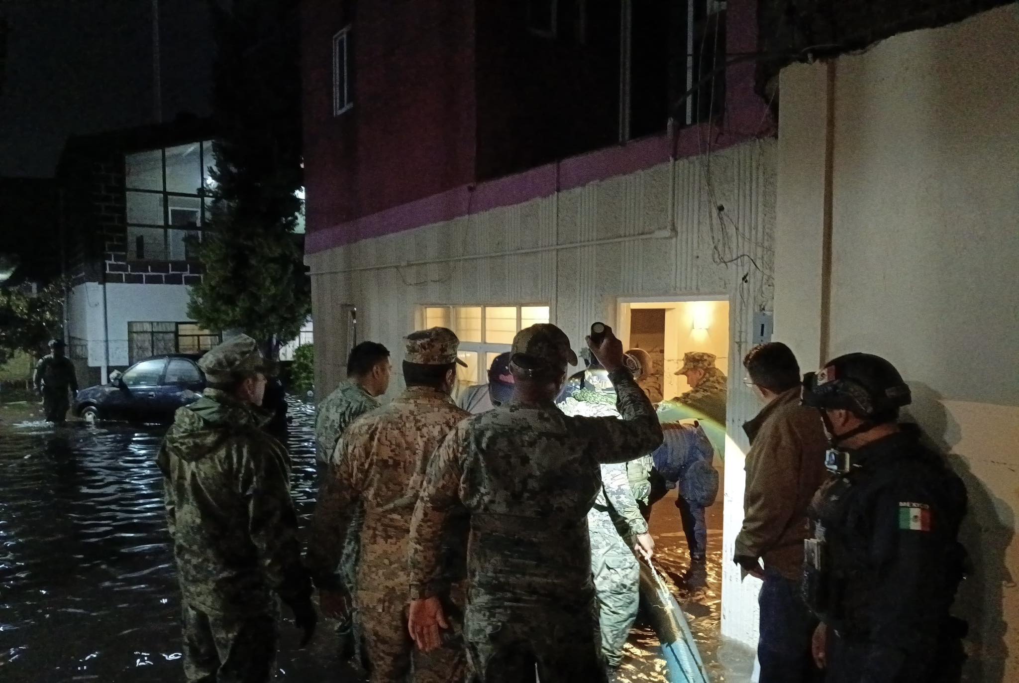 CORPORACIONES DE EMERGENCIA ATIENDEN INUNDACIONES Y RESCATAN PERSONAS ATRAPADAS POR LLUVIAS EN APIZACO