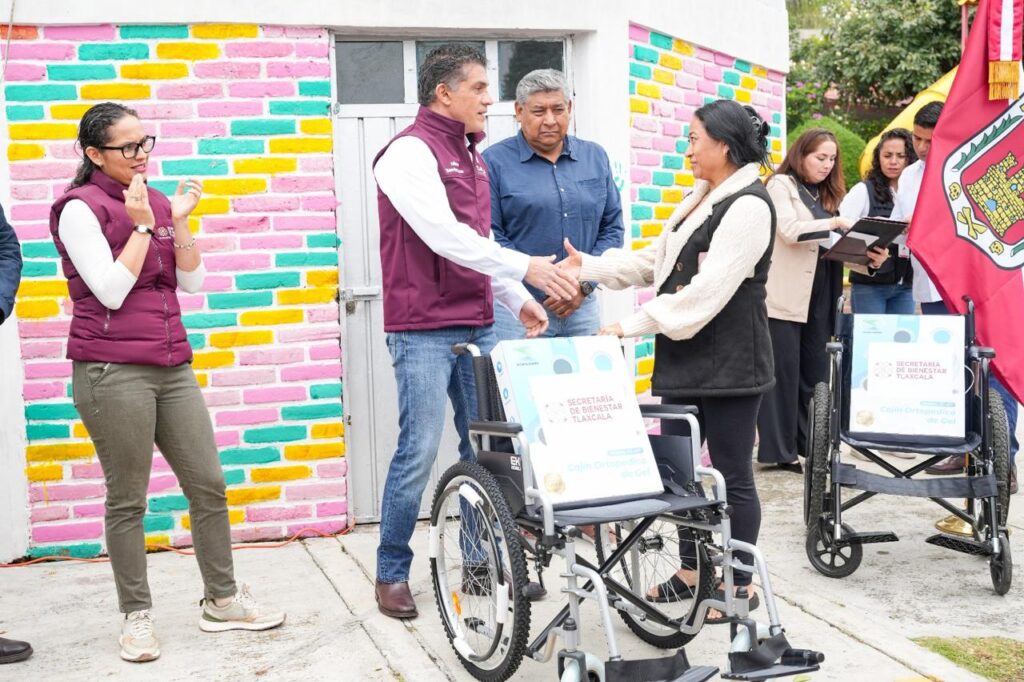 GESTIONA ALCALDE ALFONSO SÁNCHEZ APOYOS PARA MEJORAR VIVIENDAS Y MOVILIDAD DE FAMILIAS DE CUAUHTELULPAN