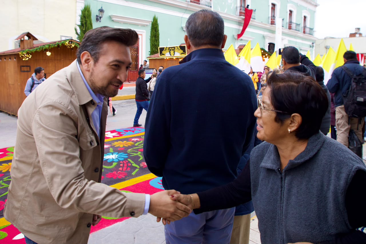 HUAMANTLA SE LLENA DE COLOR, FE Y TRADICIÓN CON LA ELABORACIÓN DE TAPETES POR CORPUS CHRISTI