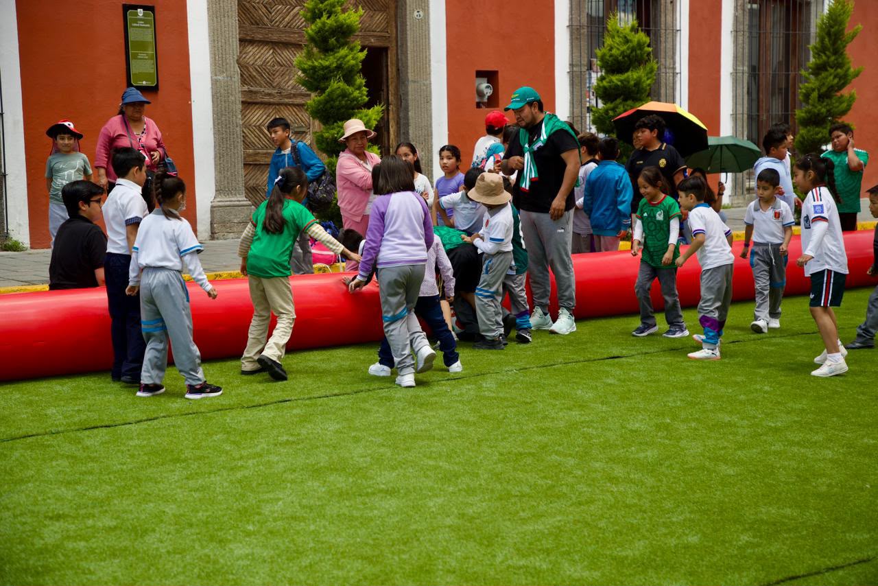 EL PARQUE JUÁREZ SE CONVIRTIÓ EN UNA GRAN FIESTA FUTBOLERA PARA LAS FAMILIAS HUAMANTLECAS