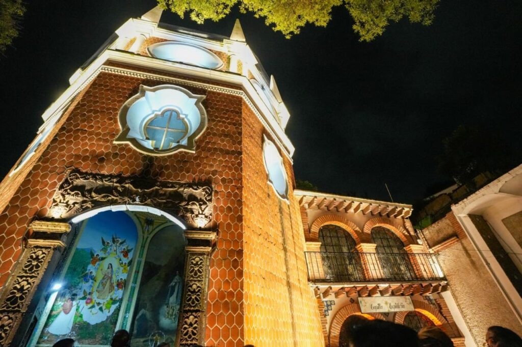 ILUMINACIÓN DE EL POCITO DE OCOTLÁN COLOCA A LA CAPITAL DE TLAXCALA COMO REFERENTE DEL TURISMO RELIGIOSO: ALFONSO SÁNCHEZ