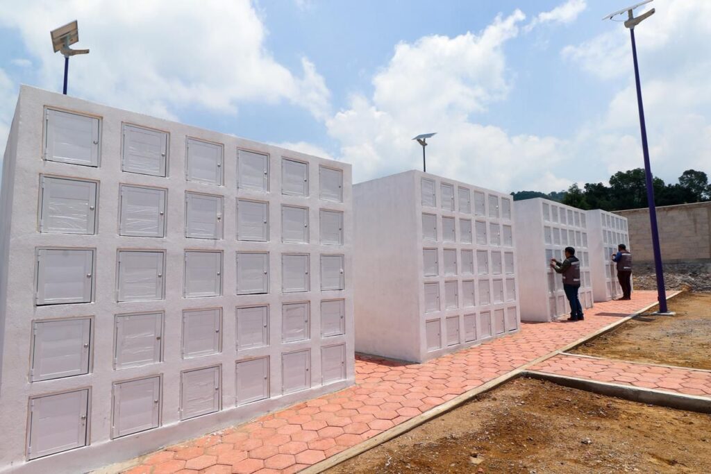 INAUGURA GOBERNADORA NUEVO PANTEÓN MUNICIPAL DE TOTOLAC