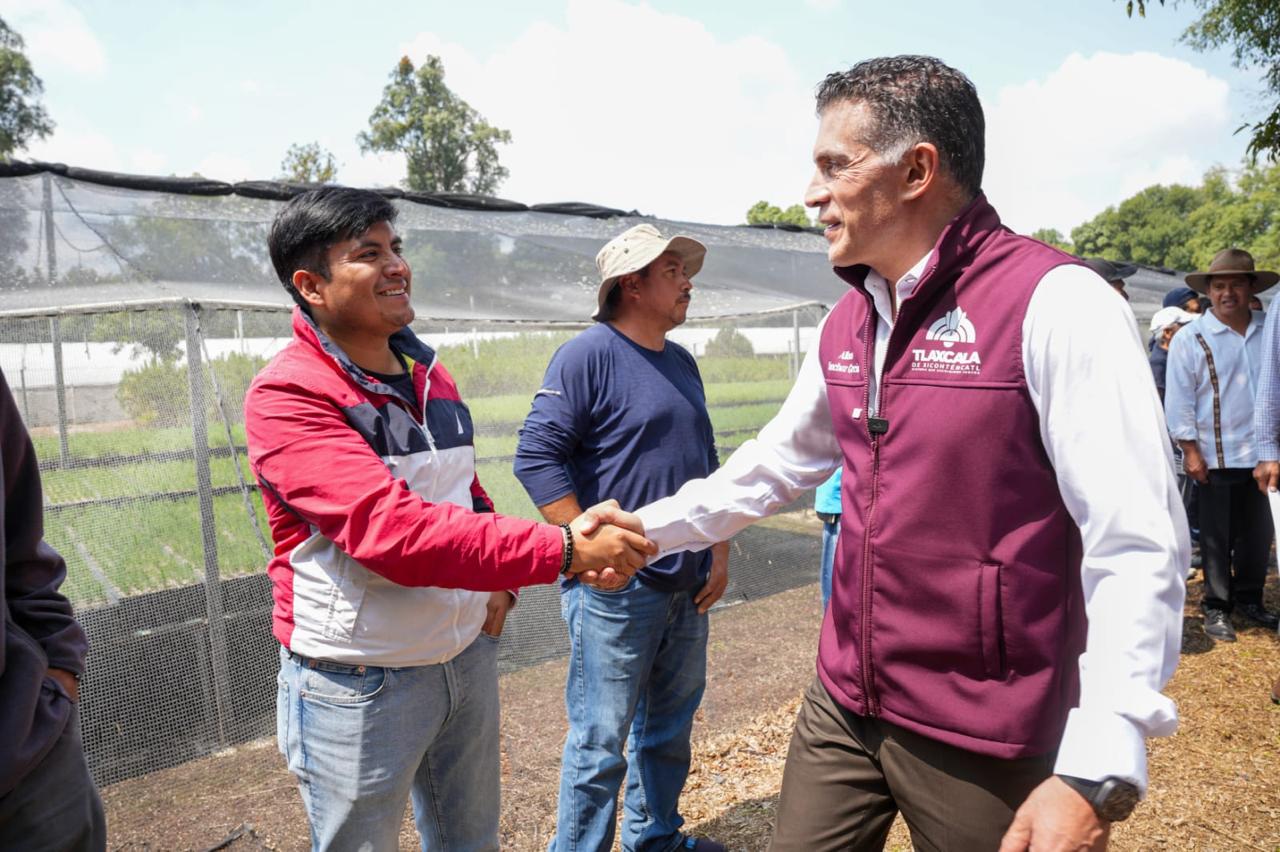 RECONOCEN INTEGRANTES DE AAMTLAX GESTIÓN DE ALFONSO SÁNCHEZ GARCÍA PARA FORTALECER LAS ACCIONES EN FAVOR DEL MEDIO AMBIENTE