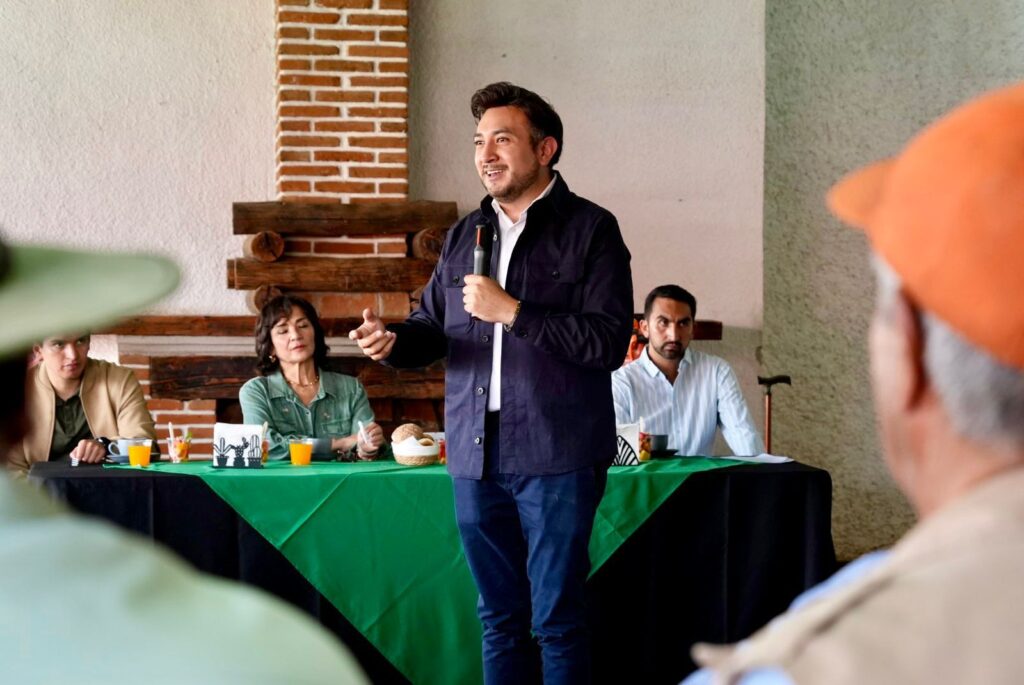 SALVADOR SANTOS FORTALECE LA COORDINACIÓN CON AUTORIDADES EJIDALES Y DE COMUNIDAD EN FAVOR DEL SECTOR RURAL HUAMANTLECO