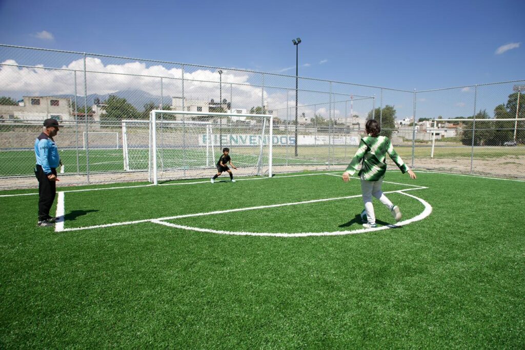 RESULTADO DE LA GESTIÓN DE CHAVA SANTOS: HUAMANTLA ESTRENA DOS NUEVAS CANCHAS DE FUTBOL 5