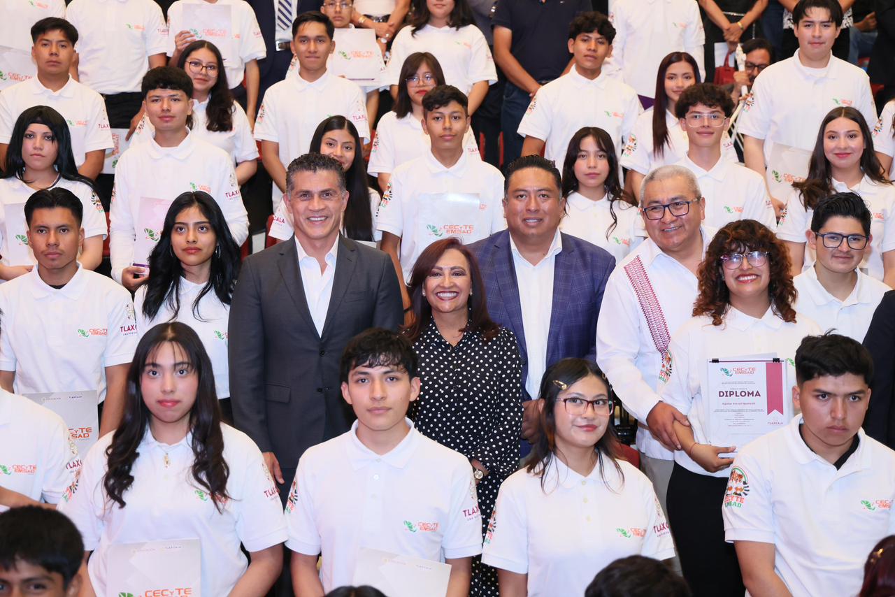 ENCABEZA GOBERNADORA GRADUACIÓN DE 90 ESTUDIANTES DEL SISTEMA EDUCACIÓN DUAL DEL CECyTE-EMSaD