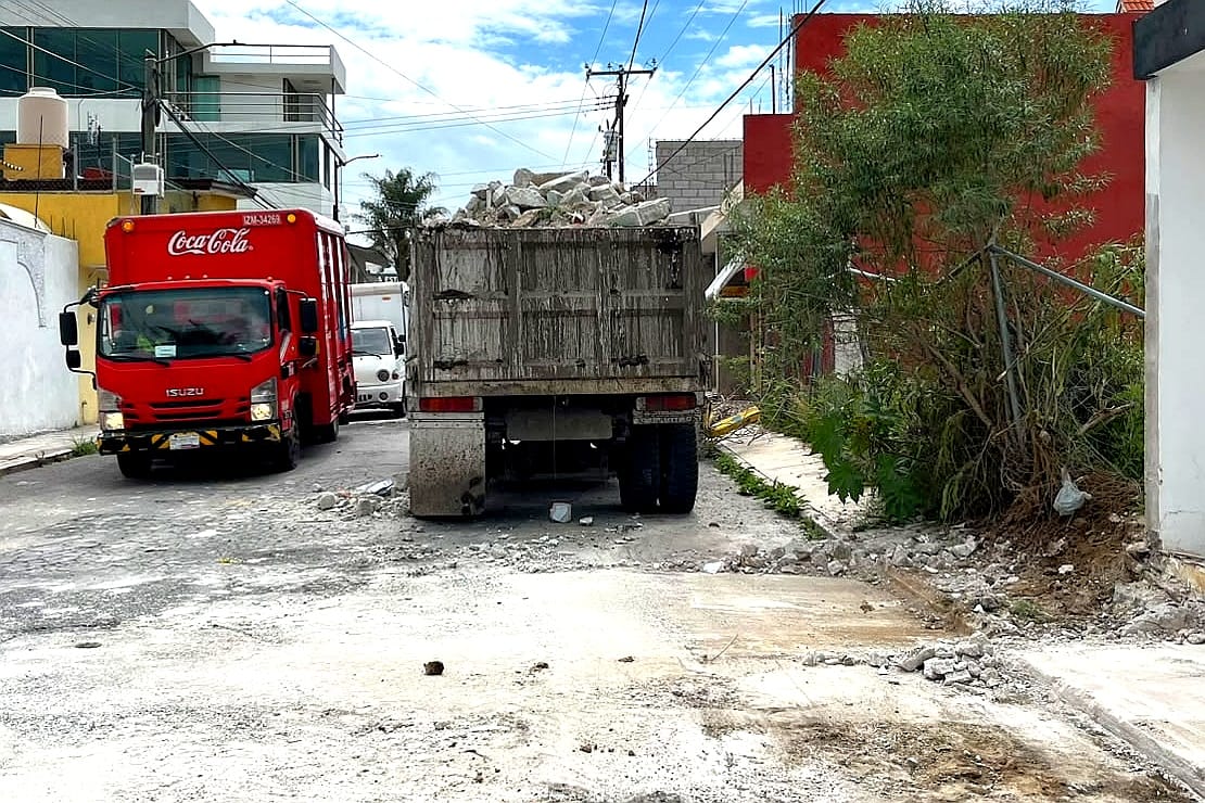 GOBIERNO QUE ESCUCHA Y RESUELVE RETIRA CASETA EN DESUSO QUE OBSTRUÍA BANQUETA EN ACUITLAPILCO