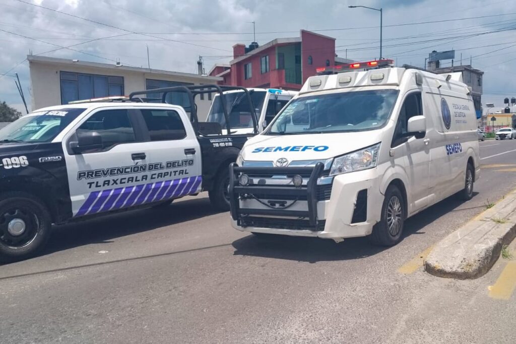 POLICÍA MUNICIPAL DE TLAXCALA DETIENE A CONDUCTOR Y RESGUARDA ZONA TRAS ATROPELLAMIENTO EN ACUITLAPILCO