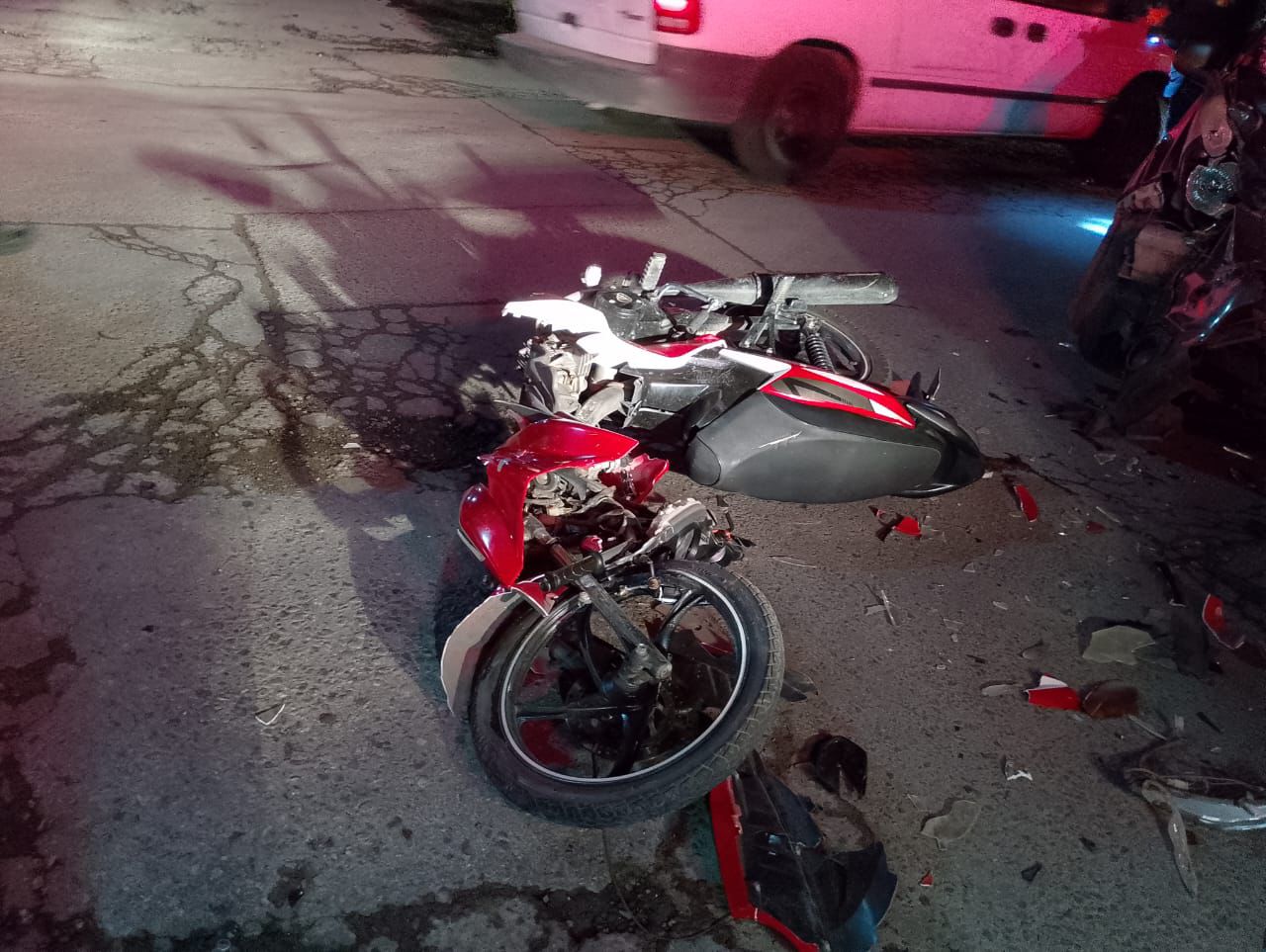 OPORTUNA INTERVENCIÓN DE CUERPOS DE SEGURIDAD Y EMERGENCIA PERMITE ATENDER ACCIDENTE VIAL EN HUAMANTLA