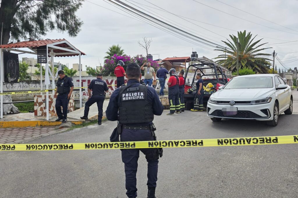 POLICÍA MUNICIPAL DE TLAXCALA RESGUARDA LA ZONA DE HOMBRE HALLADO SIN SIGNOS VITALES EN TLACOMULCO