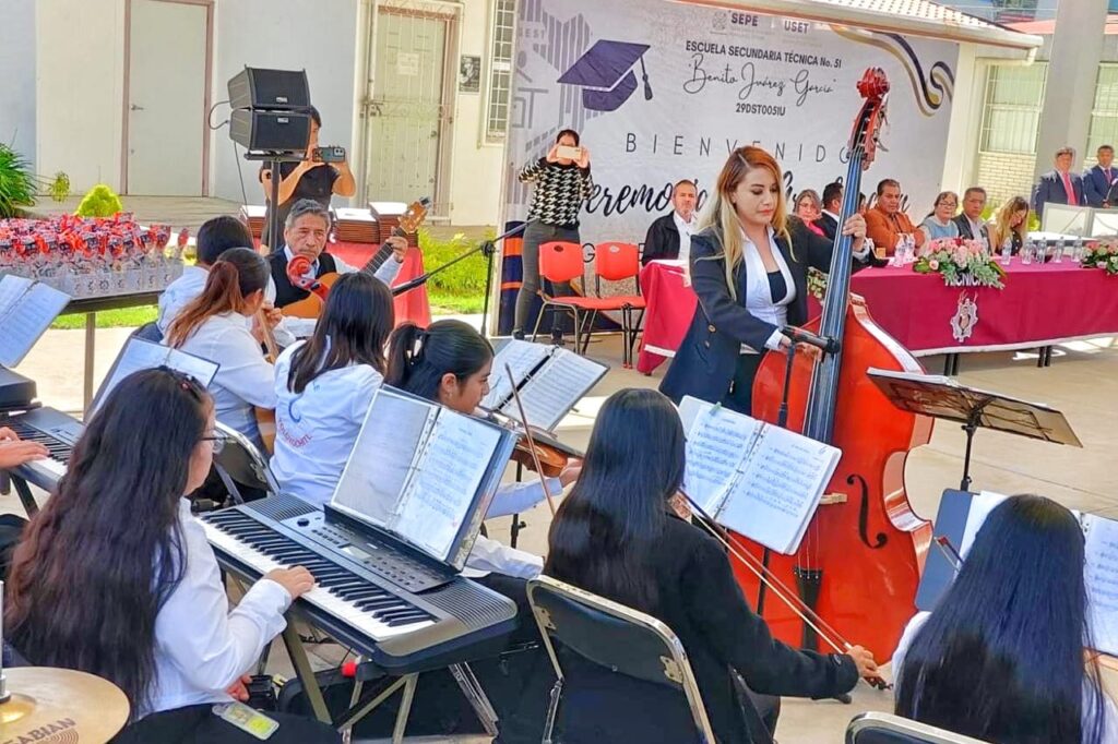 ENSAMBLE YOLOXÓCHITL CONQUISTA A ESTUDIANTES DE OCOTLÁN EN PRESENTACIÓN ORGANIZADA POR EL AYUNTAMIENTO DE TLAXCALA
