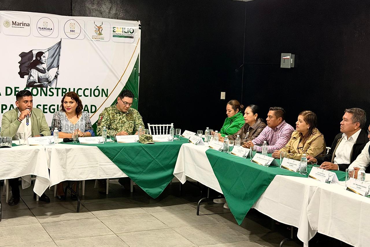 CARLOS LÓPEZ REFRENDA SU COMPROMISO CON LA SEGURIDAD; PARTICIPA EN MESA DE CONSTRUCCIÓN DE PAZ