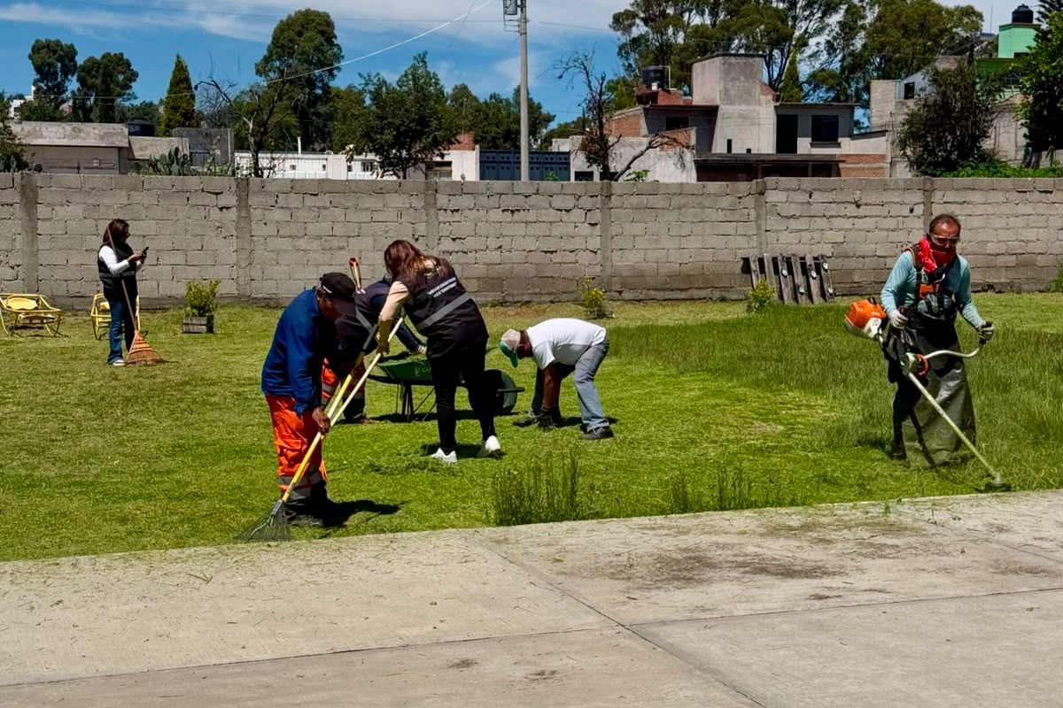 BRIGADAS #MÁSTERRITORIO MEJORAN EL ENTORNO DEL JARDÍN DE NIÑOS ÁNGEL MARÍA GARIBAY EN MIRAFLORES