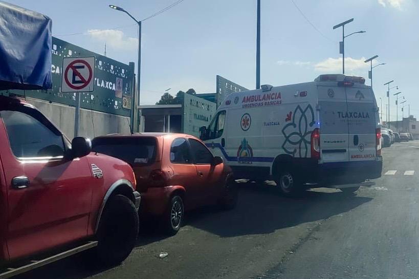 POLICÍA MUNICIPAL DE TLAXCALA BRINDA ATENCIÓN A REPORTE DE EMERGENCIA Y DA APOYO PARA TRASLADO DE HOMBRE QUE CONVULSIONABA