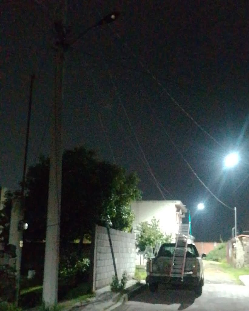 ¡MÁSTERRITORIO NO SE DETIENE! BRIGADAS MEJORAN ALUMBRADO Y RESCATAN ÁREAS VERDES EN LA CAPITAL TLAXCALTECA