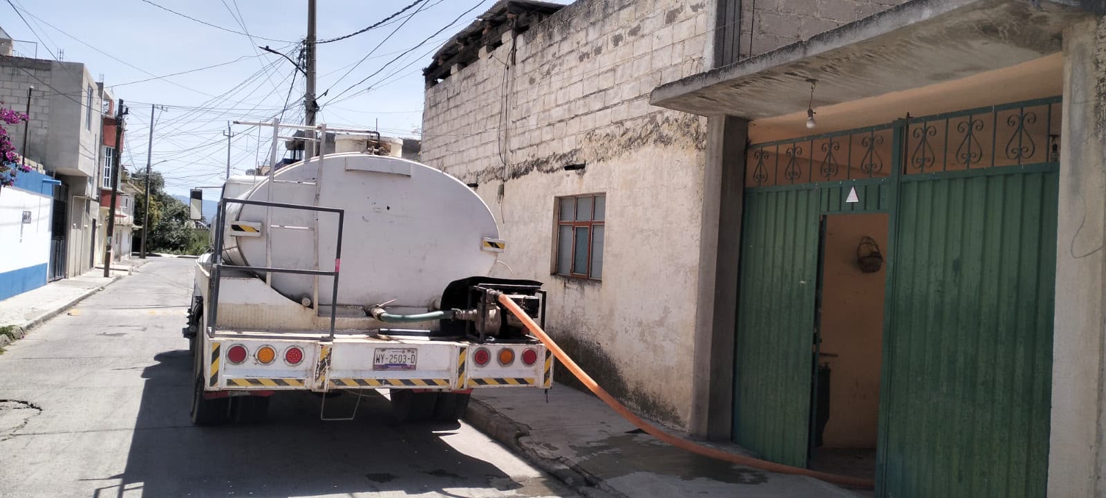 💧 Seguimos llevando agua hasta tu hogar.