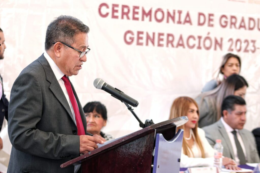 ¡UN NUEVO CAPÍTULO COMIENZA! CARLOS LÓPEZ ACOMPAÑA LA GRADUACIÓN DE ESTUDIANTES DEL COBAT 24 TIZATLÁN
