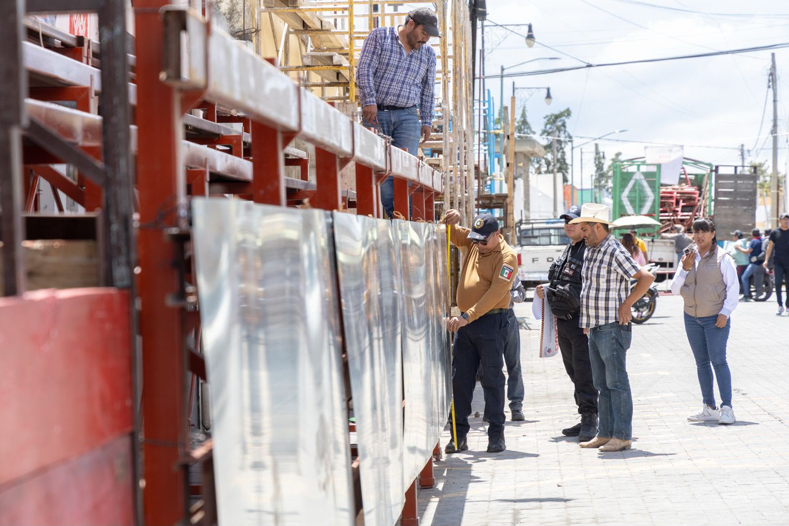 EL COMITÉ TAURINO MUNICIPAL DE HUAMANTLA ENTREGA NOTIFICACIONES PREVENTIVAS PARA FORTALECER LA SEGURIDAD DE LA HUAMANTLADA 2026