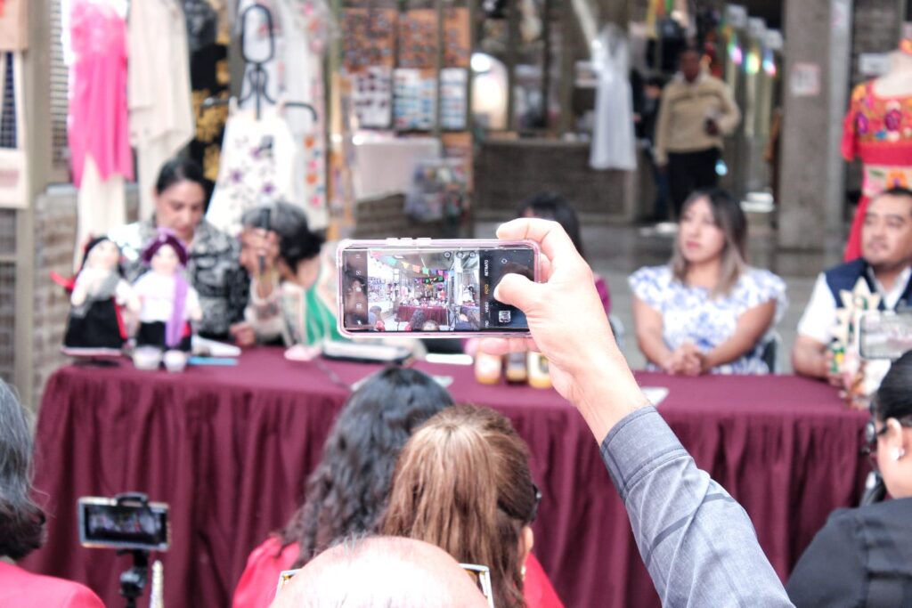 EL MERCADO DE ARTESANOS DE LA CAPITAL LANZA “VERANO MÁGICO” CON TALLERES Y PROMOCIÓN CULTURAL