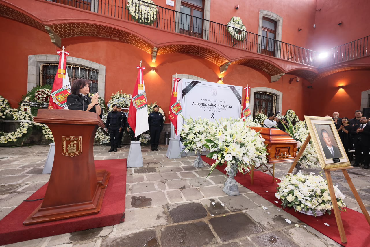 RINDE GOBIERNO ESTATAL HOMENAJE LUCTUSO AL EXGOBERNADOR ALFONSO SÁNCHEZ ANAYA