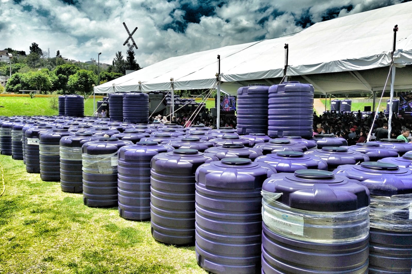 200 FAMILIAS DE TLAXCALA CAPITAL FORTALECEN EL ABASTO DE AGUA CON TINACOS GRACIAS A GESTIÓN DE ALFONSO SÁNCHEZ: PRESIDENTE DE TLAXCALA