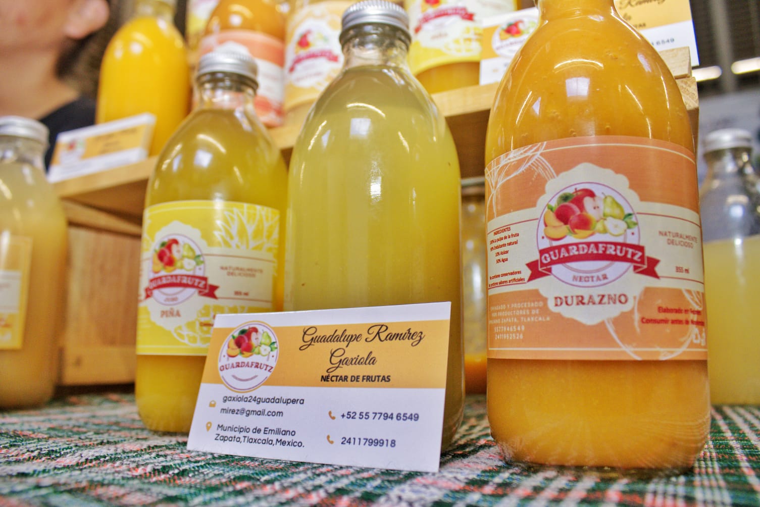 DESDE EL MERCADO DE ARTESANOS DE LA CAPITAL “GUARDA FRUTZ” ACERCA A LA CIUDADANÍA PRODUCTOS ELABORADOS A BASE DE FRUTAS