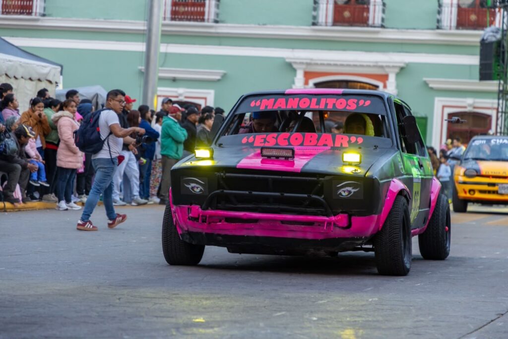 TRADICIÓN, PASIÓN Y ADRENALINA RECORREN LAS CALLES DE HUAMANTLA CON EL DESFILE DE CARCACHAS