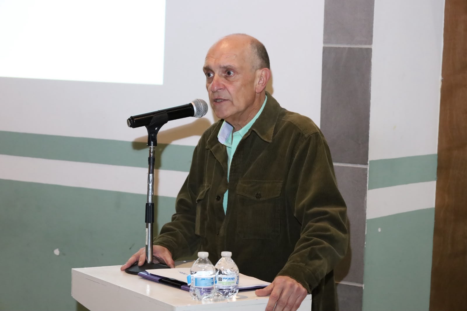 FORTALECEN HERRAMIENTAS PARA UNA CRIANZA MÁS CONSCIENTE CON CONFERENCIA PARA PADRES